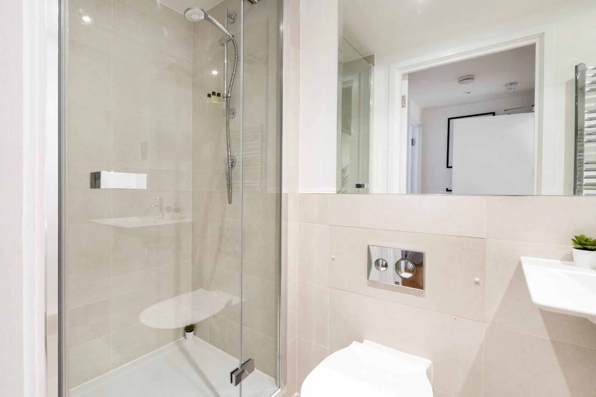 Fitzrovia With Balcony - Cityapartmentstay London Exteriör bild