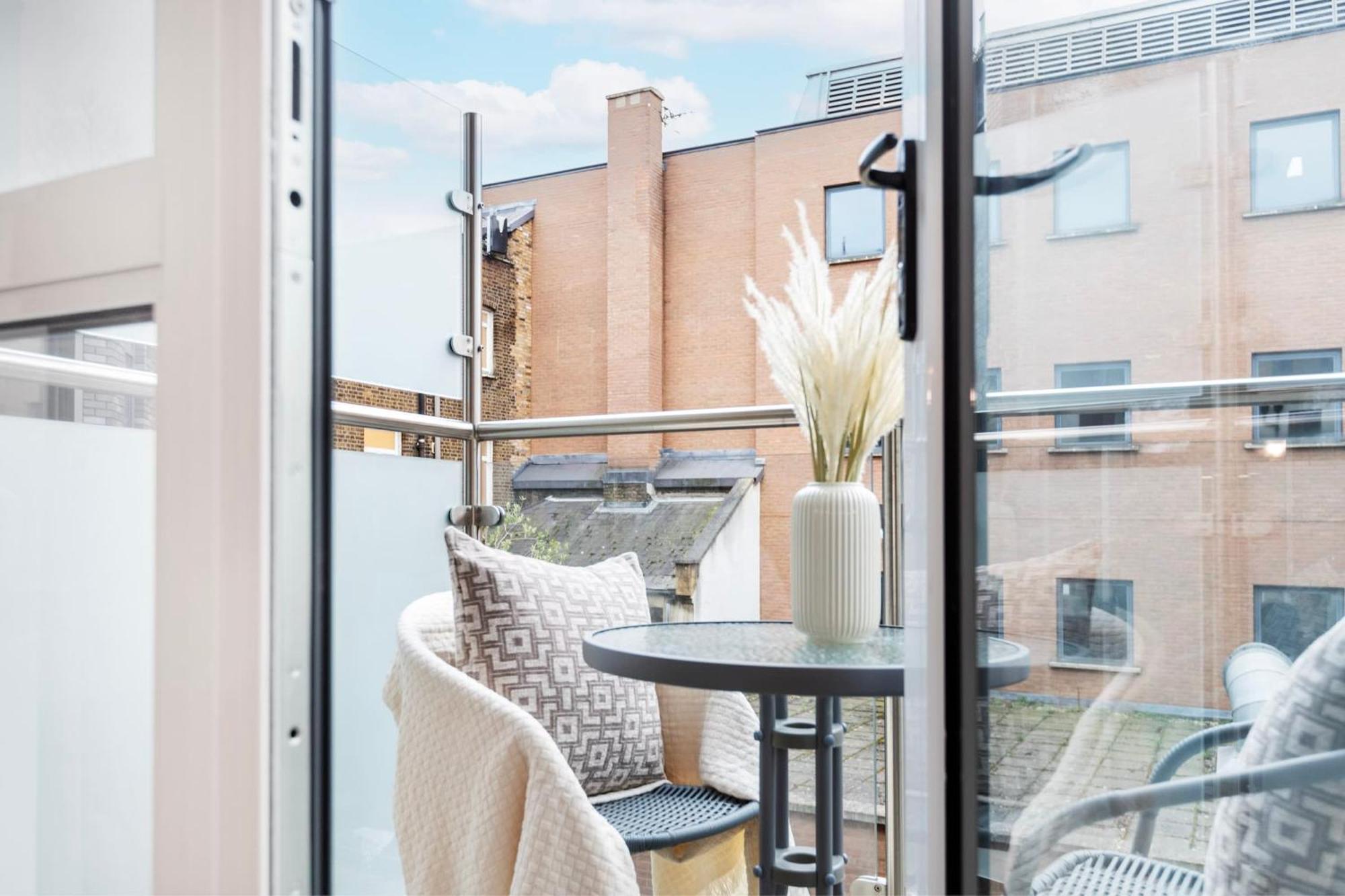 Fitzrovia With Balcony - Cityapartmentstay London Exteriör bild